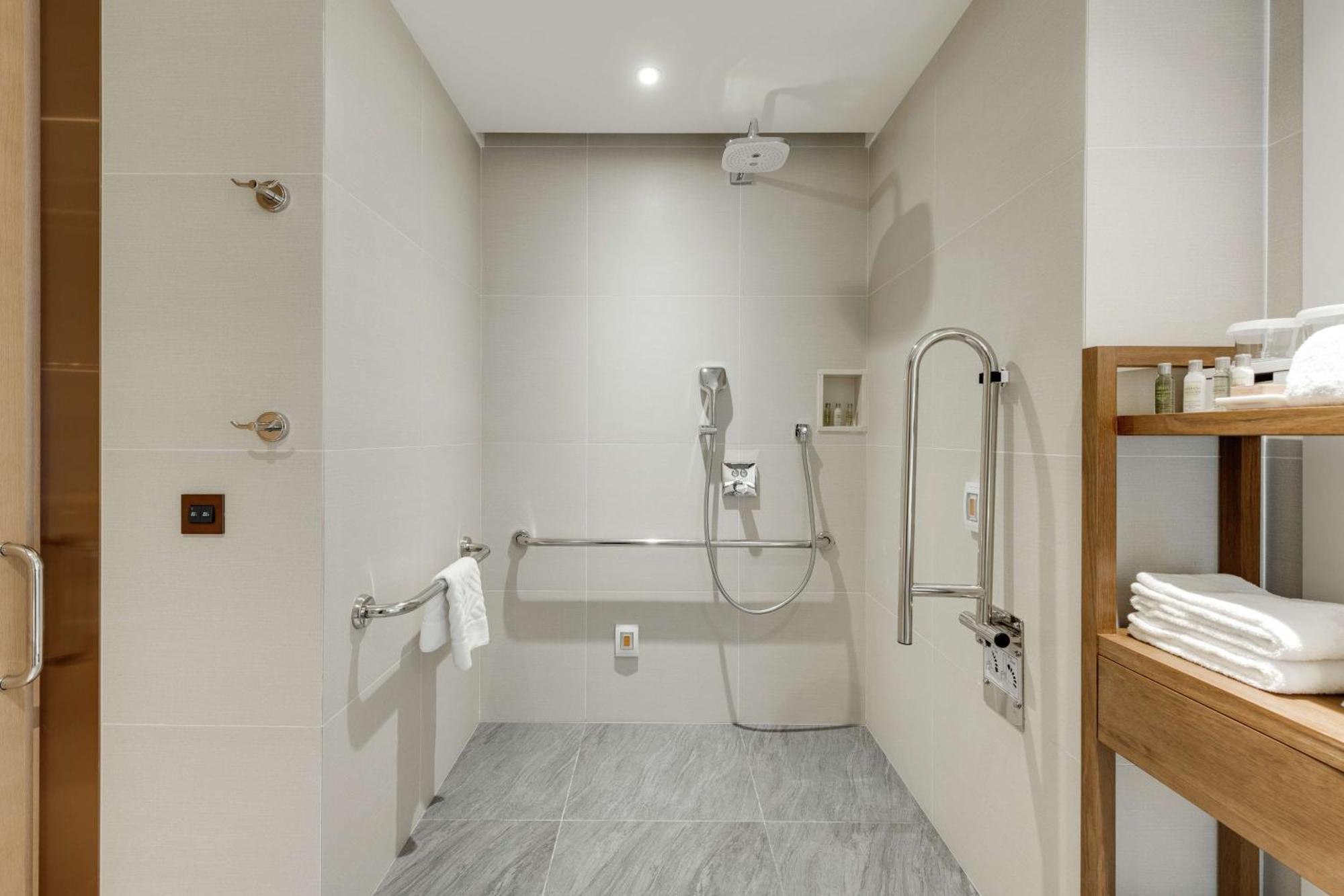 Doubletree By Hilton Zhongshan Hotel 4*