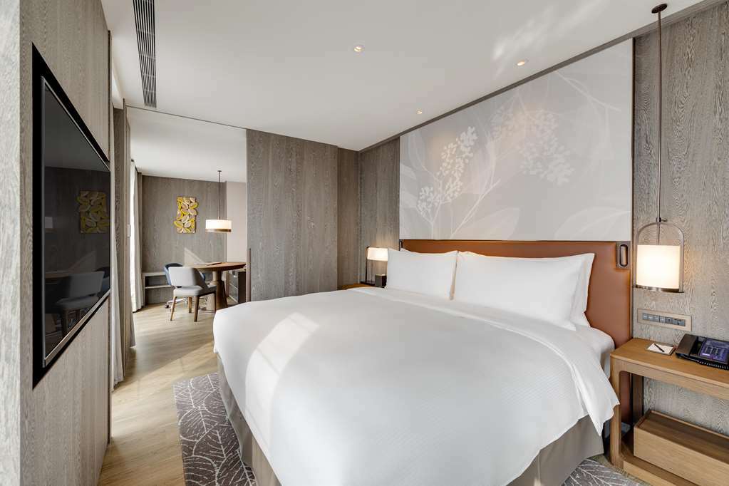 Hotel Doubletree By Hilton Zhongshan 4*